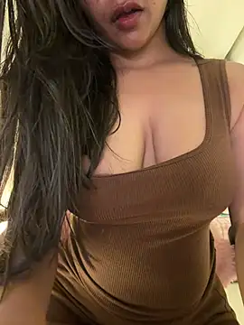 Snapshot of luv_johrrra chatting on 17, 7, 2026 luv johrrra online show from 17, 7, 2026