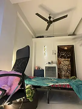Snapshot of luv_johrrra chatting on 19, 7, 2026 luv johrrra online show from 19, 7, 2026