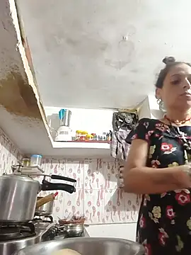 Snapshot of ISHANI-SINGH chatting on 22, 7, 2026 ISHANI-SINGH online show from 22, 7, 2026