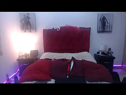 CharlotteBrooks online show from 21, 4, 2026