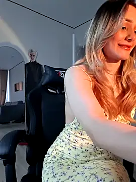 Snapshot of Chloe_Ravens chatting on 14, 5, 2026 Chloe Ravens online show from 14, 5, 2026