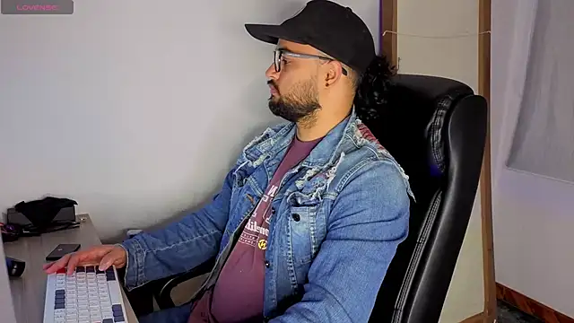 Ernesto-Rodriguez82 online show from 10, 10, 2025