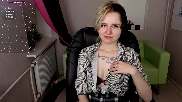 girl next doorr online show from 11, 10, 2025