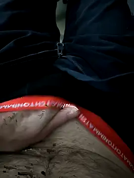 Snapshot of fergi1999 chatting on 28, 11, 2025 fergi1999 online show from 28, 11, 2025