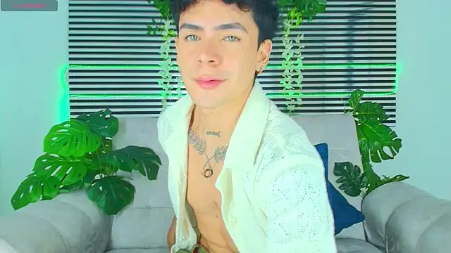 CamiiGuzmanX online show from 24, 4, 2026