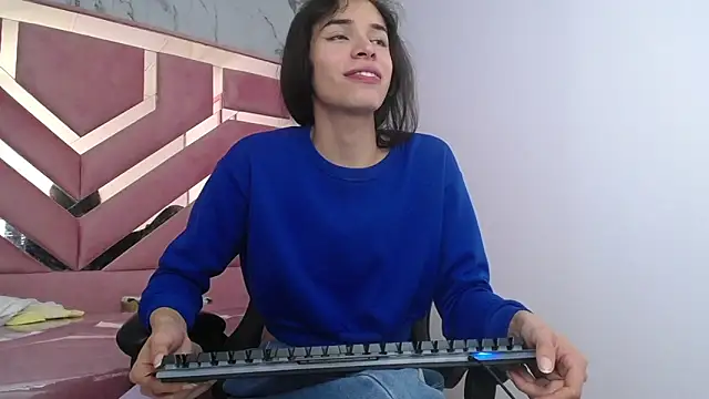 Snapshot of Mia_swift_ch chatting on 18, 10, 2025 Mia swift ch online show from 18, 10, 2025