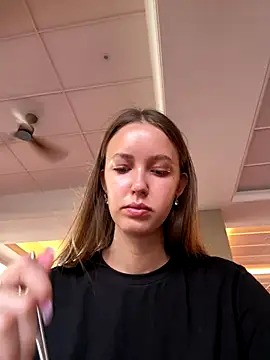 Snapshot of ElliRose chatting on 13, 10, 2025 ElliRose online show from 13, 10, 2025