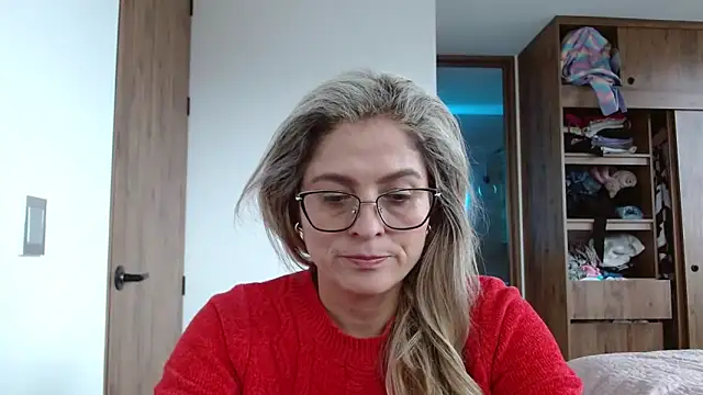 linda-mature43 online show from 15, 9, 2025