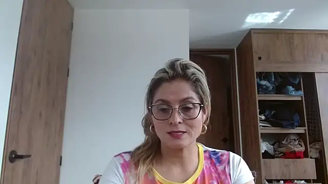 linda-mature43 online show from 25, 10, 2025