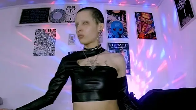 plutonbluemooon333 online show from 16, 6, 2026