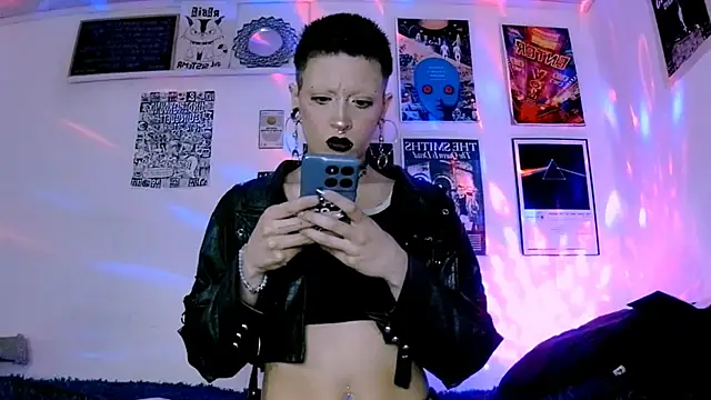 plutonbluemooon333 online show from 14, 7, 2026