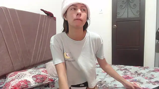 nathaly jones  online show from 4, 12, 2025