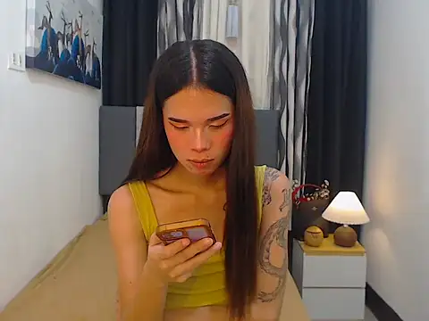 Colette Thompson online show from 22, 4, 2026