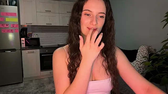 Luna Raee online show from 24, 10, 2025