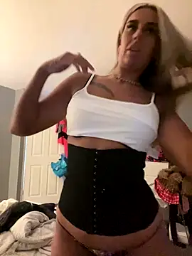 Snapshot of EllieMaeBaby chatting on 22, 11, 2025 EllieMaeBaby online show from 22, 11, 2025