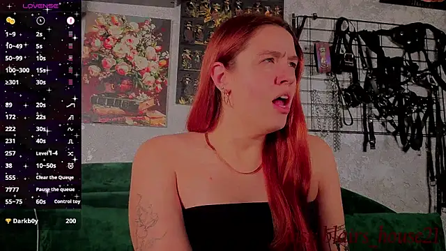 Snapshot of the_high_priestess chatting on 22, 10, 2025 the high priestess online show from 22, 10, 2025