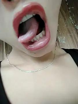 Snapshot of daisy_will chatting on 3, 10, 2025 daisy will online show from 3, 10, 2025