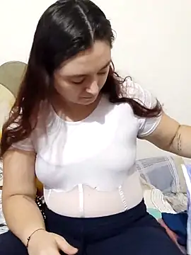 Snapshot of Anaa_Rose chatting on 1, 11, 2025 Anaa Rose online show from 1, 11, 2025