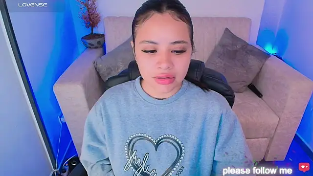 nicemiiaa7  online show from 14, 2, 2026