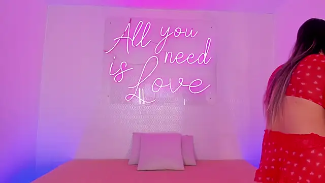 aleksandramiller  online show from 24, 4, 2026