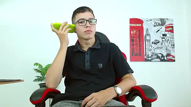 Cumandres18 online show from 11, 9, 2025