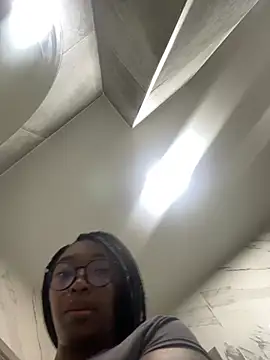 YallianaBrooks online show from 18, 7, 2026