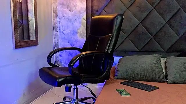 Apolo rousse1 online show from 17, 9, 2025