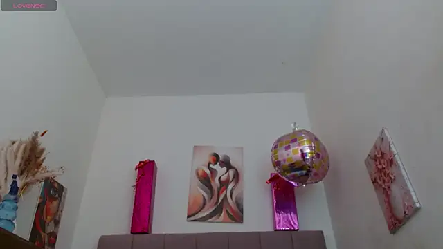 Snapshot of Lola_wish1 chatting on 15, 10, 2025 Lola wish1 online show from 15, 10, 2025