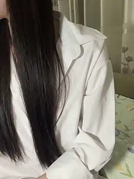 Snapshot of Dior_baby chatting on 17, 10, 2025 Dior baby online show from 17, 10, 2025