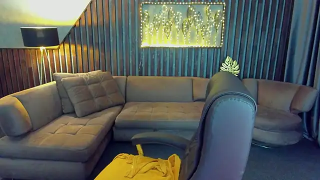 KattyRose8 online show from 13, 4, 2026