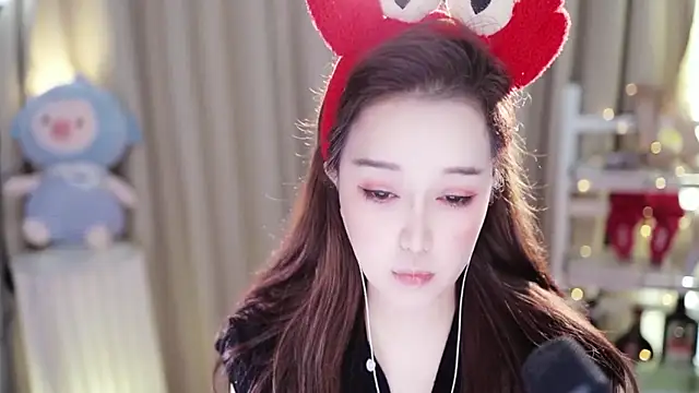 Snapshot of l2day_ chatting on 11, 10, 2025 l2day online show from 11, 10, 2025