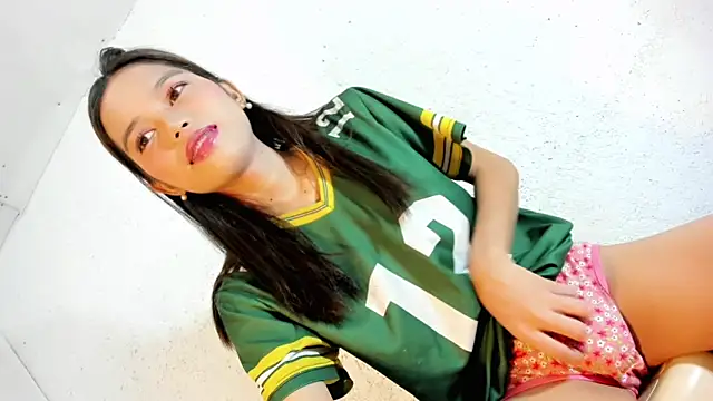 CUTIE GIRLSX online show from 23, 6, 2026