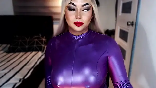 xTrixieMae online show from 12, 1, 2026