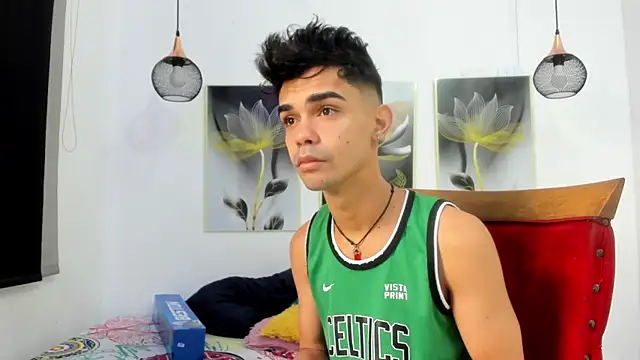 Violet Dream2 online show from 18, 4, 2026