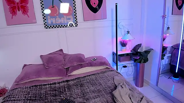 Zoe Lynch  online show from 3, 2, 2026