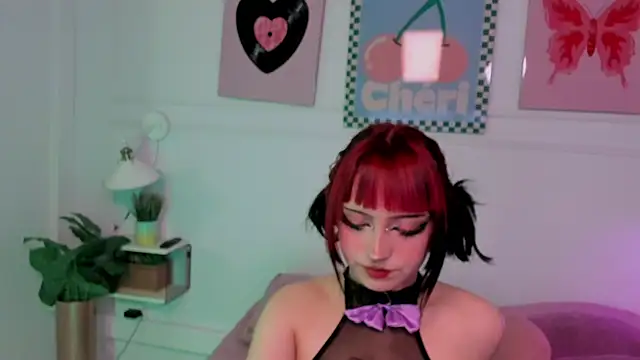 Zoe Lynch  online show from 14, 4, 2026