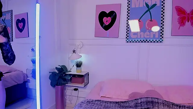 Zoe Lynch  online show from 23, 4, 2026