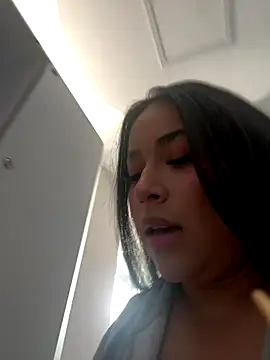 Zoey thompson online show from 22, 9, 2025