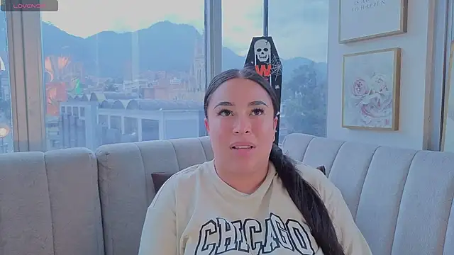 Zoey thompson online show from 30, 10, 2025