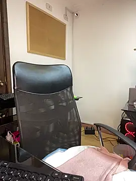 Zoey thompson online show from 25, 4, 2026