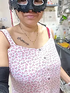 Snapshot of Queen_Nightt chatting on 7, 3, 2026 Queen Nightt online show from 7, 3, 2026