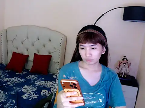 ShantalFoxxy  online show from 11, 6, 2026