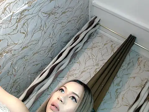 Honey Swellens online show from 22, 9, 2025