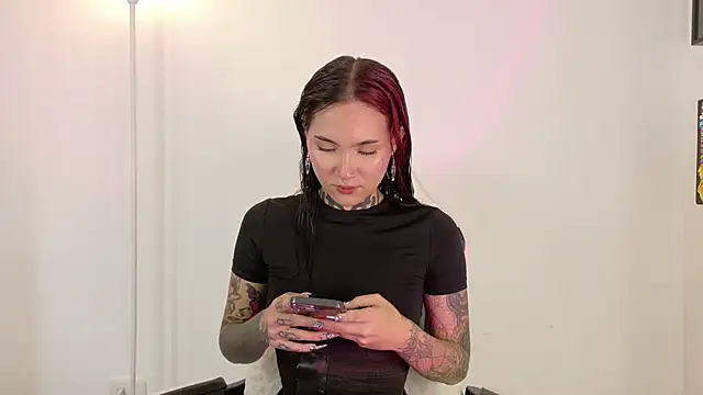 sara queen10 online show from 9, 4, 2026