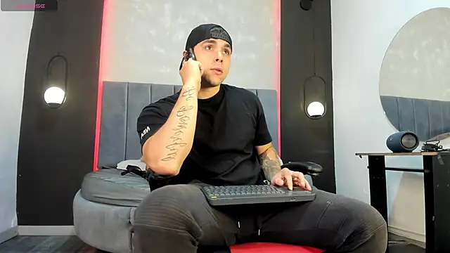 Snapshot of Liam_walk_ chatting on 19, 9, 2025 Liam walk online show from 19, 9, 2025