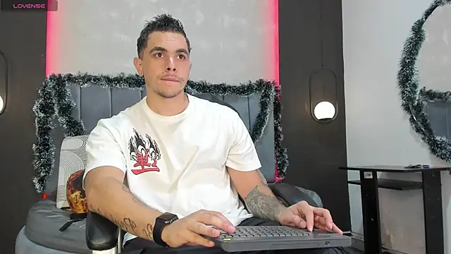 Snapshot of Liam_walk_ chatting on 28, 11, 2025 Liam walk online show from 28, 11, 2025