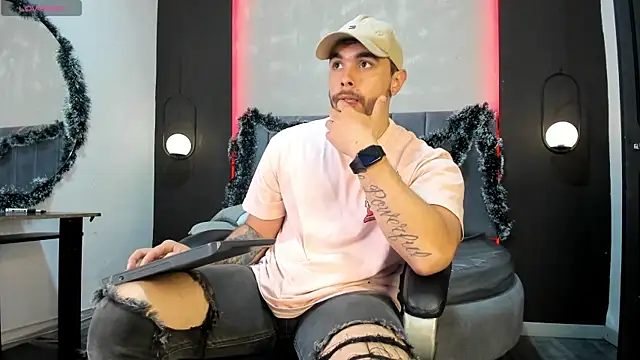 Snapshot of Liam_walk_ chatting on 22, 12, 2025 Liam walk online show from 22, 12, 2025