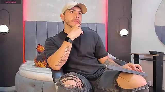 Snapshot of Liam_walk_ chatting on 8, 2, 2026 Liam walk online show from 8, 2, 2026