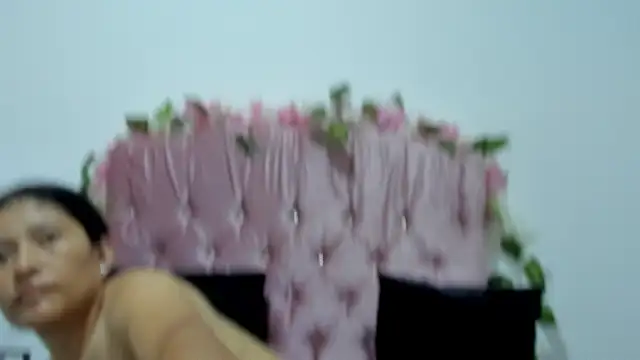 Snapshot of ivy_moon05 chatting on 8, 11, 2025 ivy moon05 online show from 8, 11, 2025