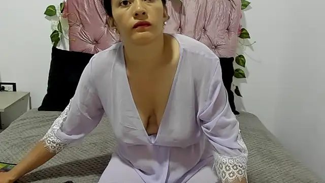 Snapshot of ivy_moon05 chatting on 26, 11, 2025 ivy moon05 online show from 26, 11, 2025